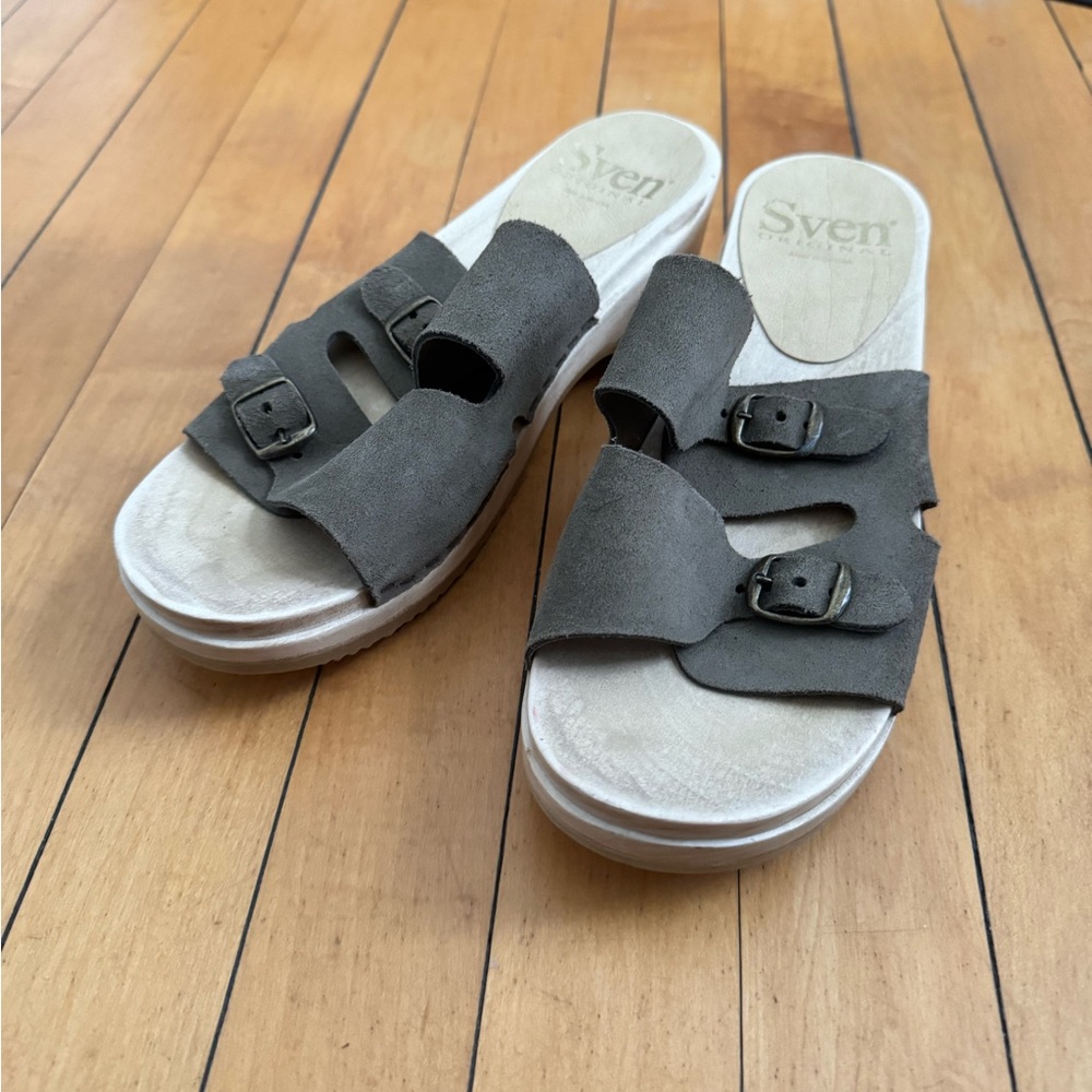 Authentic Sven wooden clogs olive suede